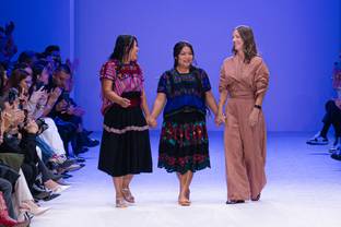 Los uniformes de Aeroméxico, diseñados por Yakampot pero con toques artesanales