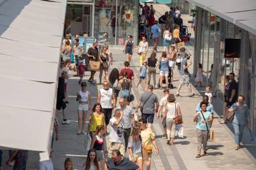 Début de soldes d’été positif pour le centre Honfleur Normandy Outlet