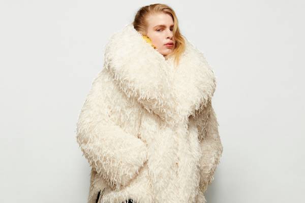 Rochas: la moda si spegne, il profumo resta