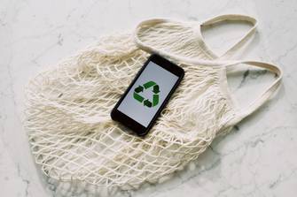 Nieuwe milieuwetgeving en een aanpak van greenwashing: Wat betekent dat voor de mode?