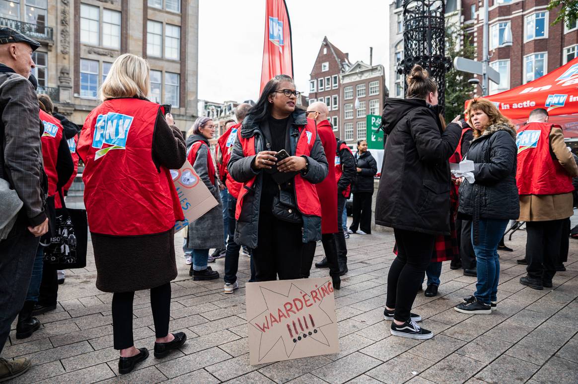 De staking van Bijenkorf-personeel. Beeld: Aygin Kolaei voor FashionUnited