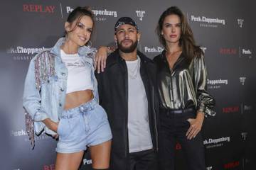 Replay | Peek & Cloppenburg* | Neymar Jr. - Launch der NJR Capsule Collection in Düsseldorf am 13.02.20