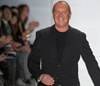 Michael Kors verkoopt aandelen en bouwt logistiek centrum