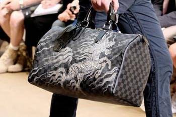 Scott Campbell tatua a Louis Vuitton