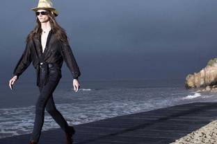 Показ Saint Laurent на пляже Малибу нанес ущерб местной экологии
