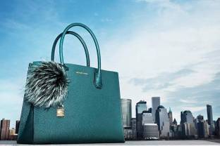 Продавцы сумок сокращают линейки
