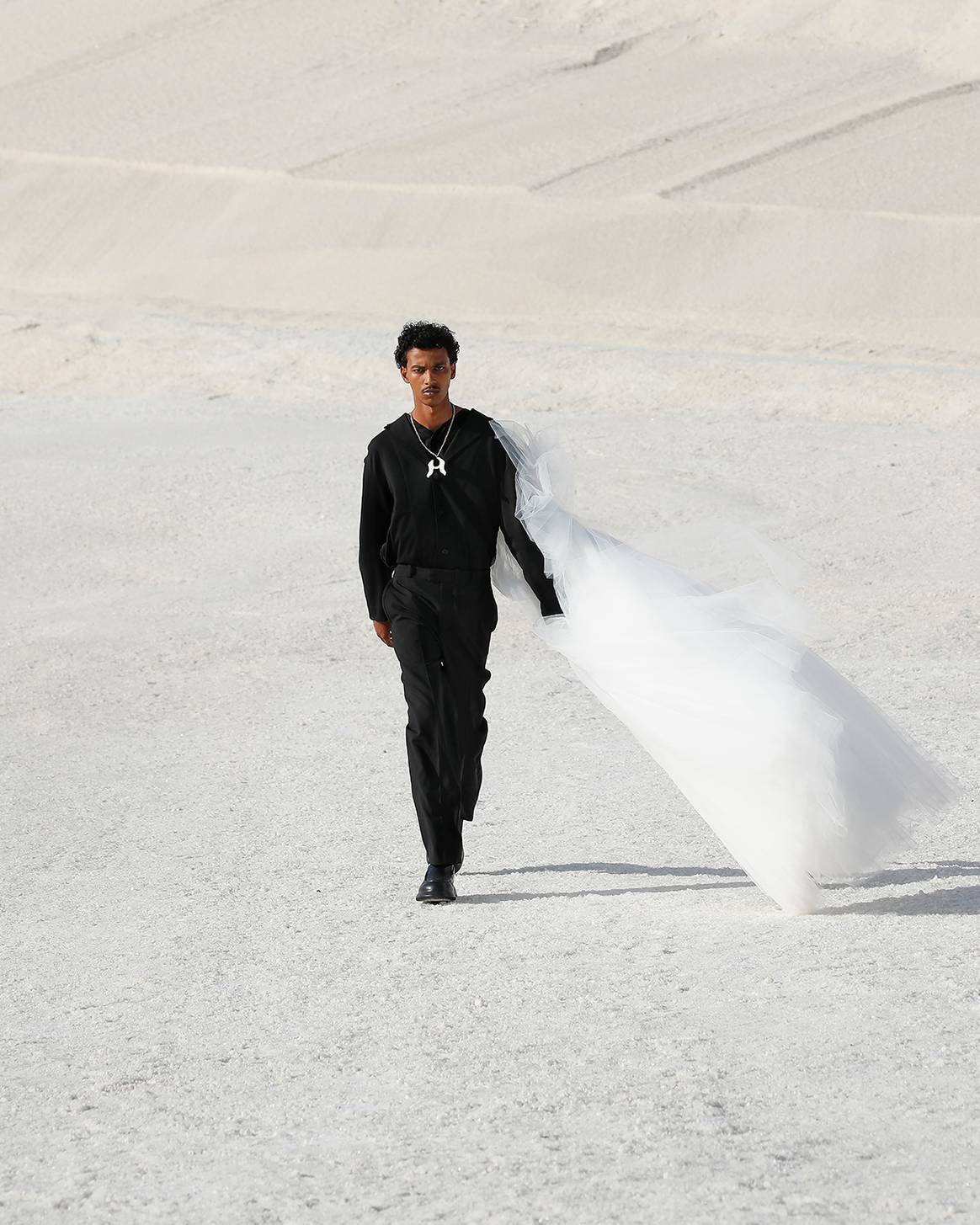 Photo Credits: Por cortesía de Jacquemus, desfile de presentación de la colección “Le Papier” y de la colección cápsula colaborativa junto a Nike.