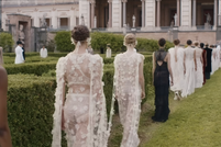 Vidéo : La grandeur du baroque à l'honneur dans la collection Dior Croisière 2026