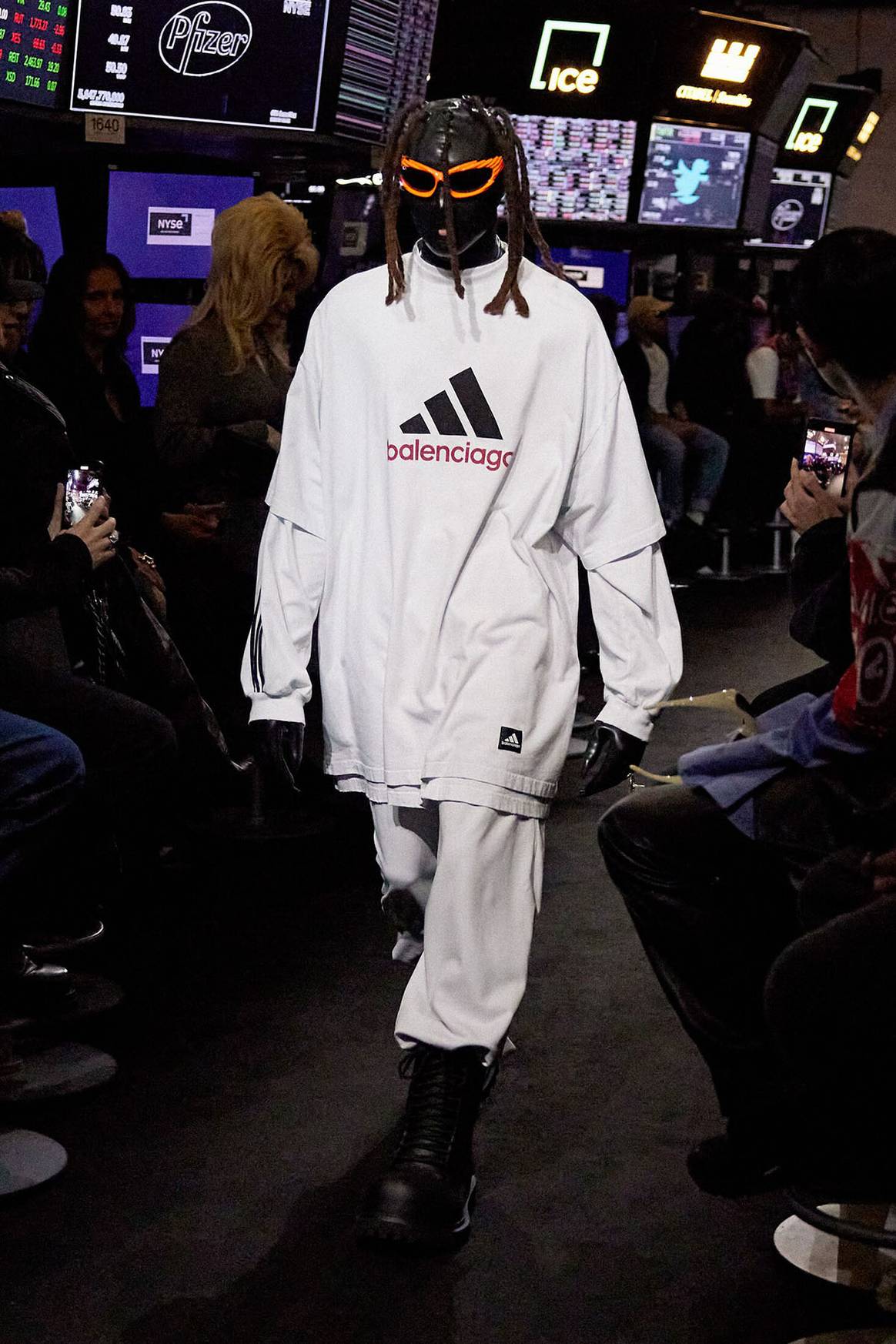 Photo Credits: Balenciaga, desfile de presentación de la colección de primavera Spring 23. Imagen a través de la página web oficial de la marca.