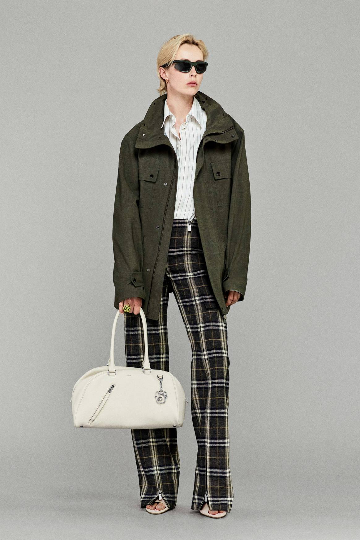 Burberry Resort 25/ Look 24