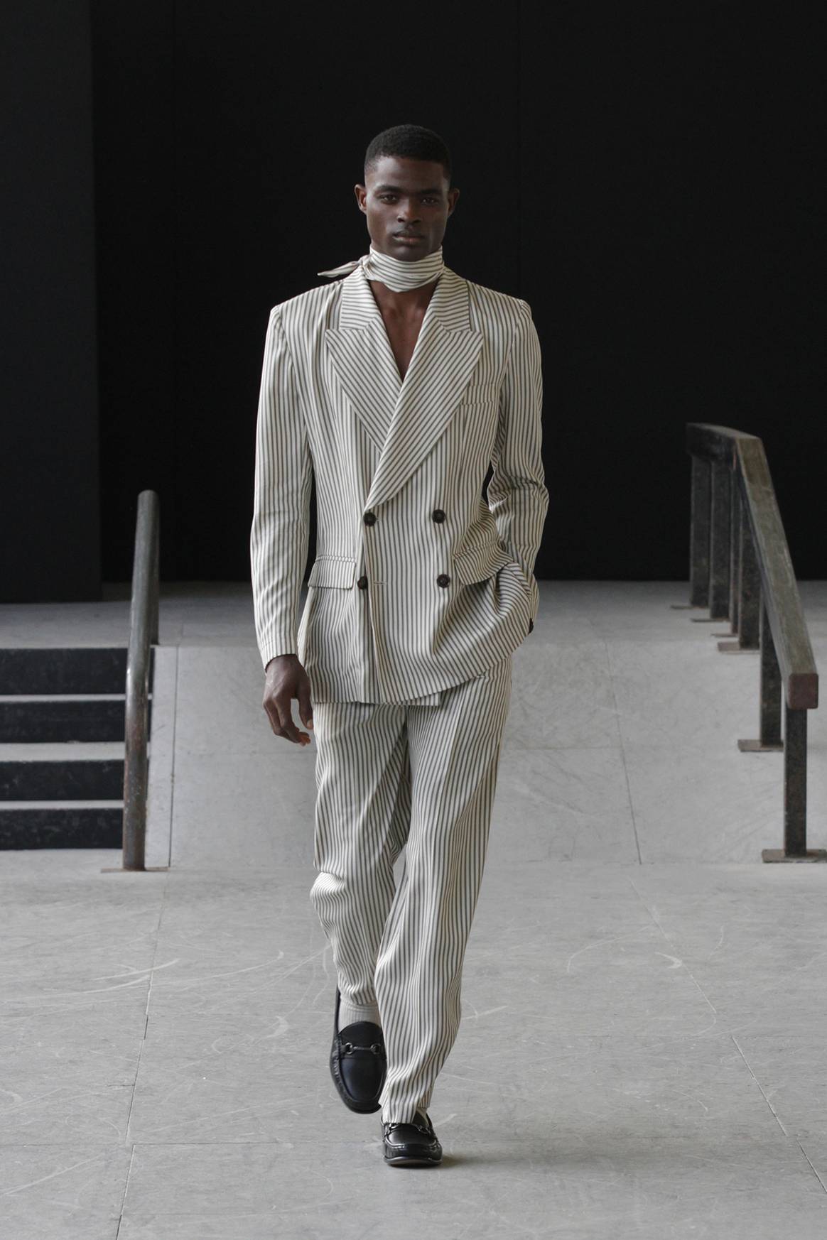 Photo Credits: Carlota Barrera, desfile en London Fashion Week de la colección “Asere, qué bolá” para la temporada Primavera/Verano SS23.