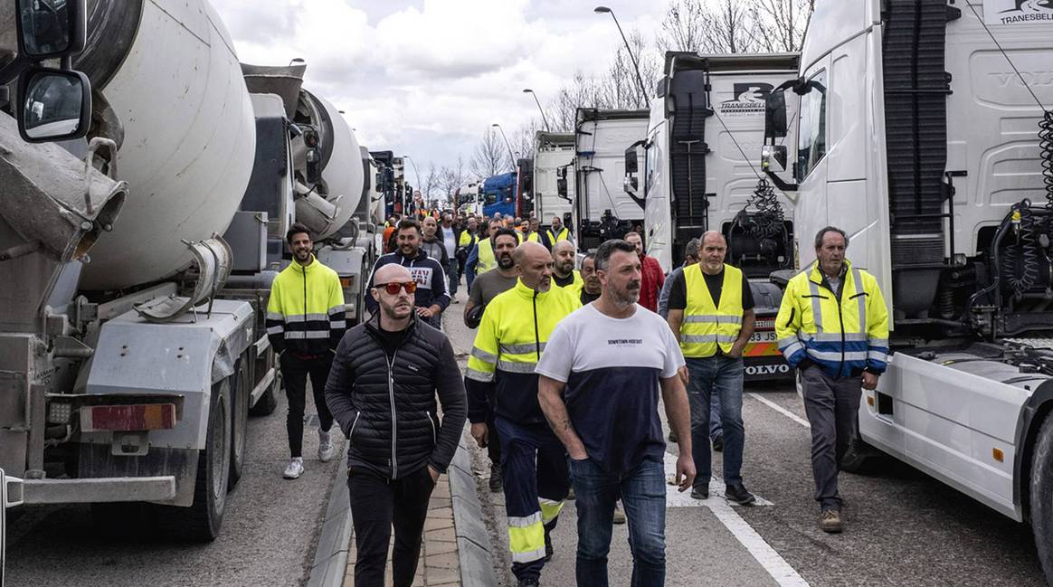 Photo Credits: Plataforma para la Defensa del Sector del Trasporte de mercancías por Carretera Nacional e Internacional, página oficial.