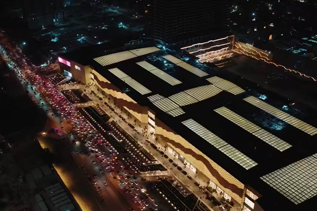 Exterior del centro comercial Iraq Mall de Bagdad (Irak).