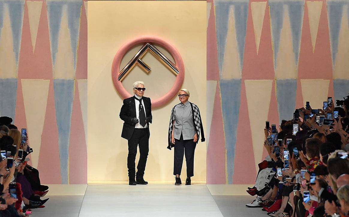 Karl Lagerfeld und Silvia Venturini Fendi. Bild:
Laufstegbilder Fendi SS18