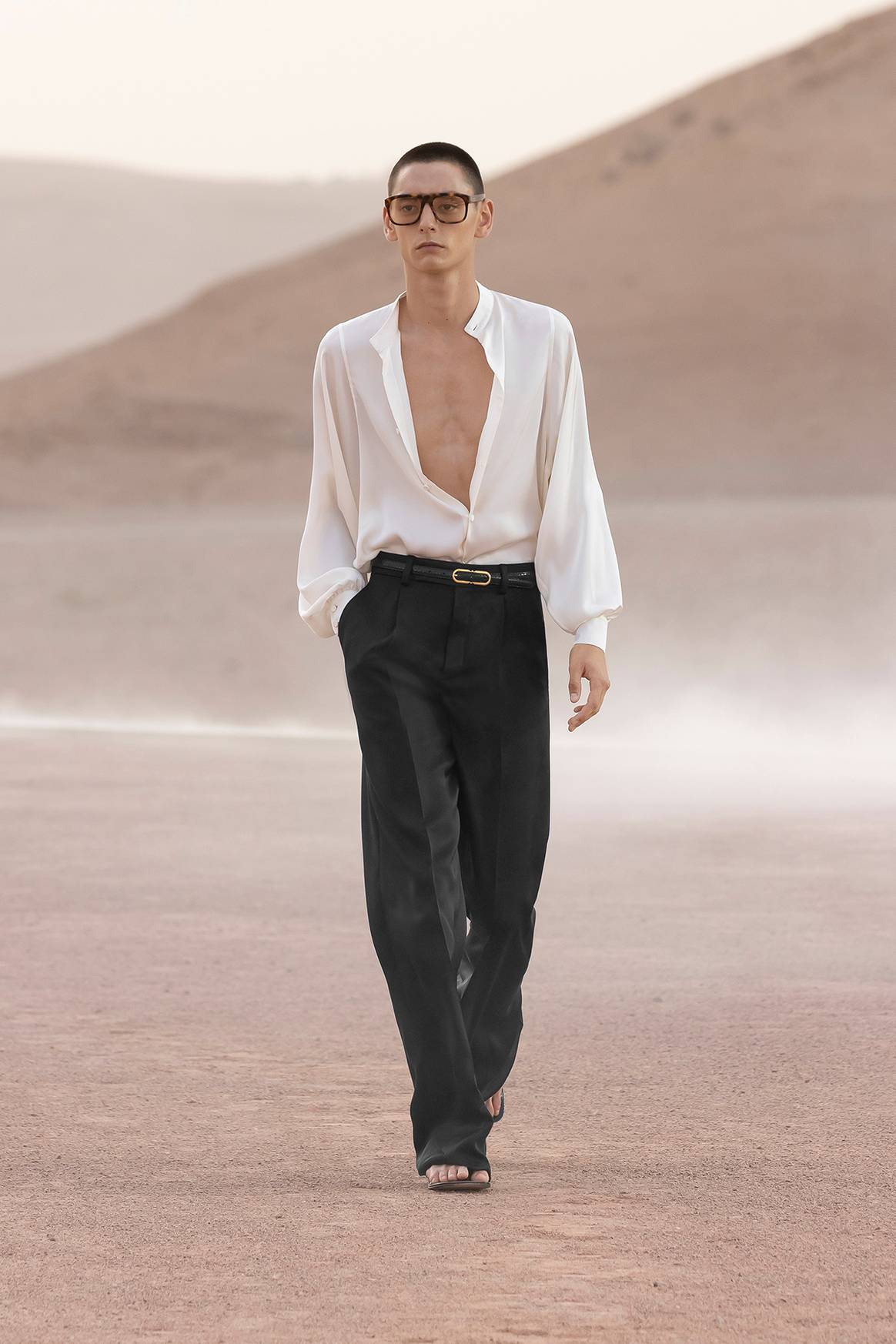 Photo Credits: Saint Laurent, colección masculina para la temporada Primavera/Verano SS23.
