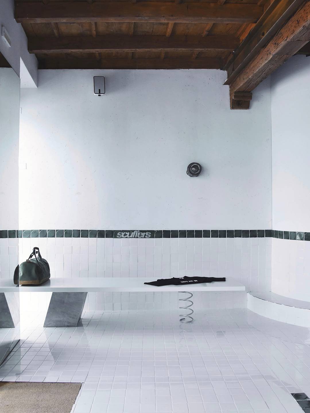 Negozio Scuffers in Corso di Porta Ticinese 76 a Milano, Lombardia (Italia).