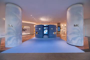 Capri Holdings regagne confiance et investisseurs : la remontée prometteuse de 7,9 % en bourse