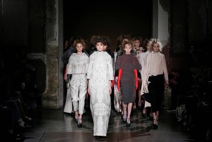 In beeld: Hoogtepunten Paris Fashion Week