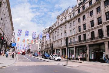 End of lockdown sends UK shoppers to high streets