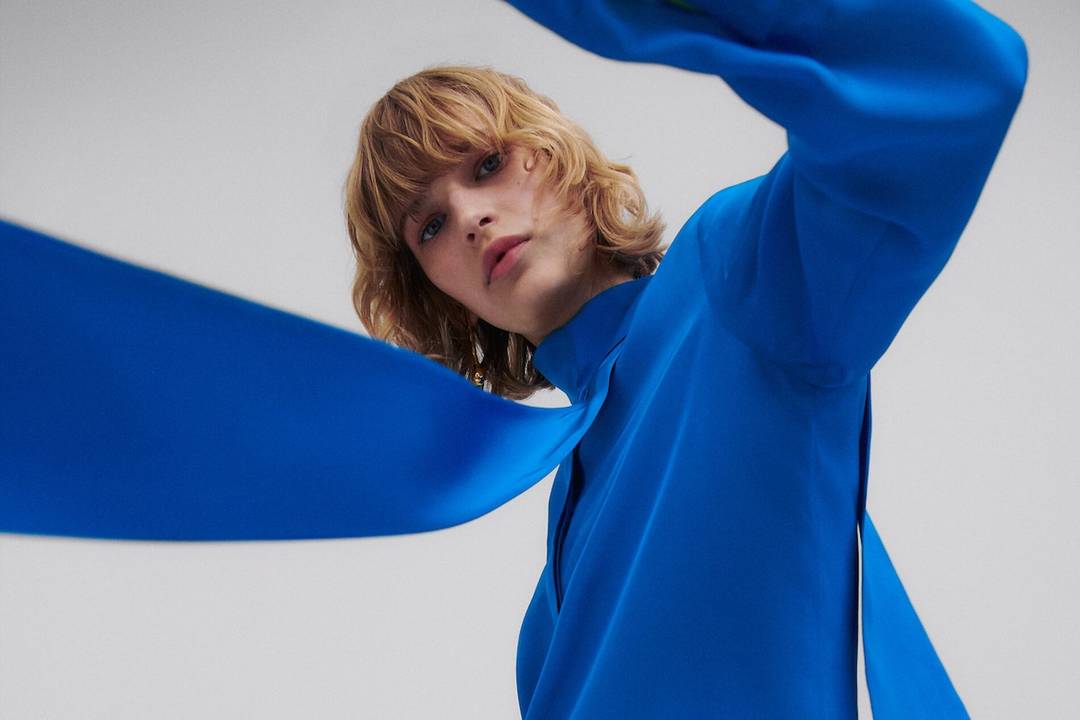 Credits: Photo Credits: Un look della collezione della nuova linea Studio di Massimo Dutti.