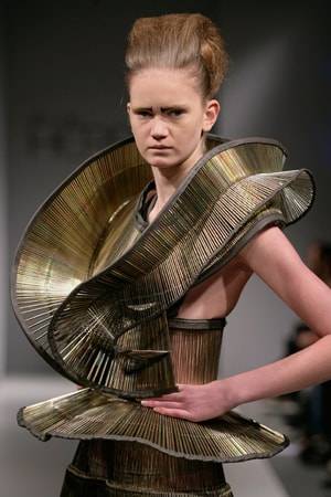 Van Herpen redt mode-eer bij DDA