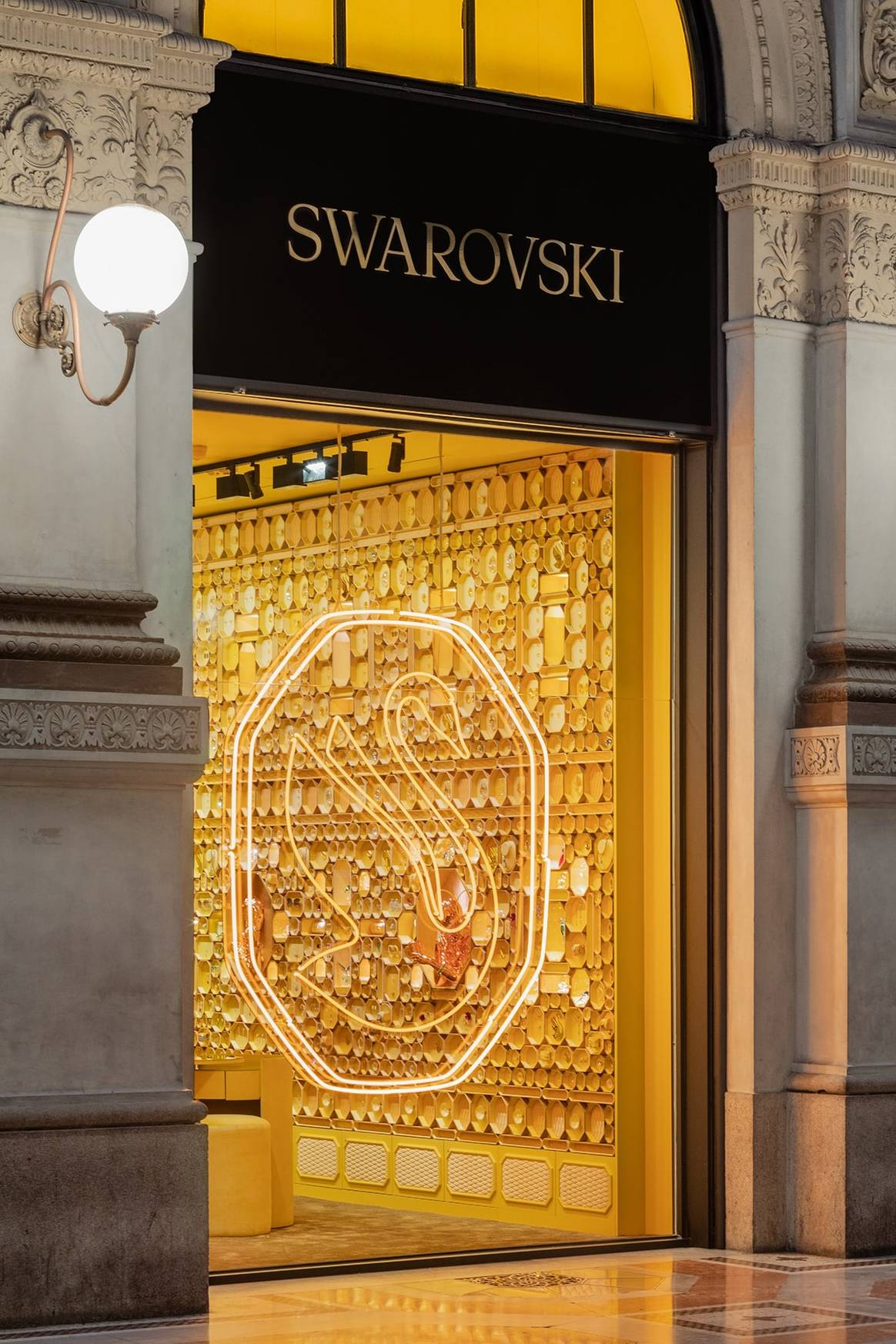 Swarovski: nuova brand identity e nuovo concept store