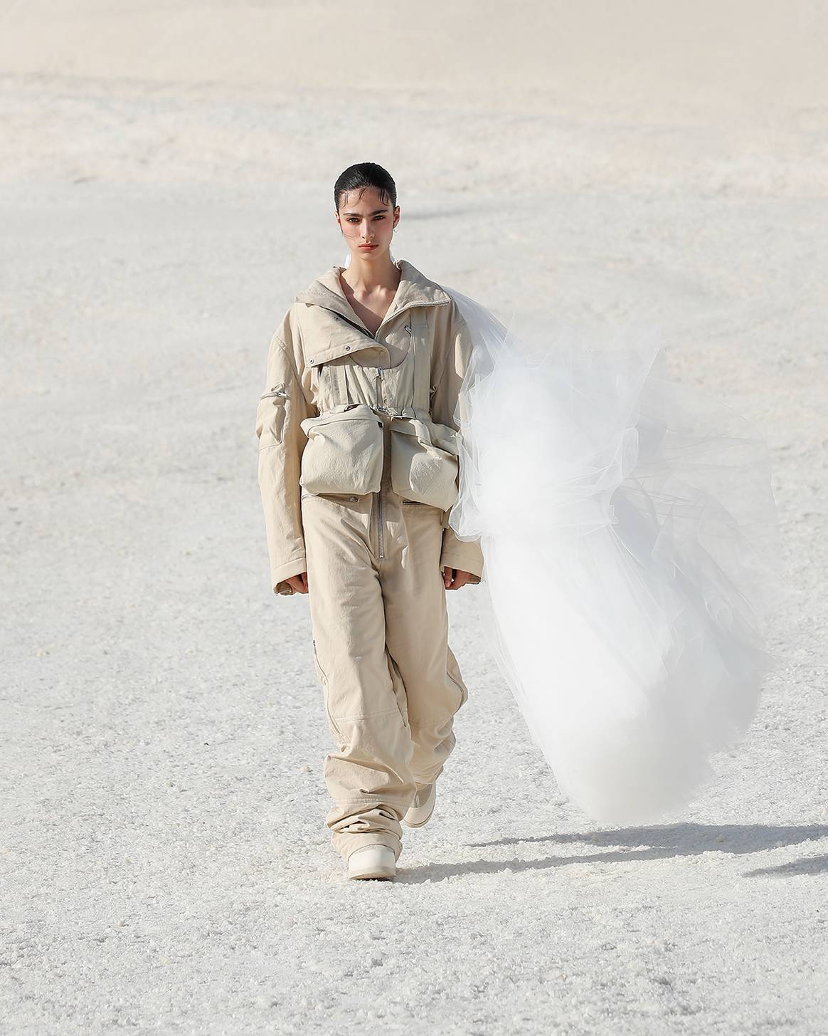 Photo Credits: Por cortesía de Jacquemus, desfile de presentación de la colección “Le Papier” y de la colección cápsula colaborativa junto a Nike.