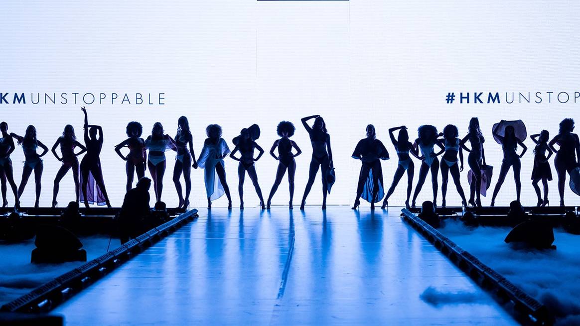 Трансгендер, лесбиянки и plus-size модели вышли на подиум в шоу Hunkemöller