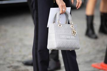 Made in Italy : la fabrication des sacs de luxe Dior et Armani sous haute surveillance