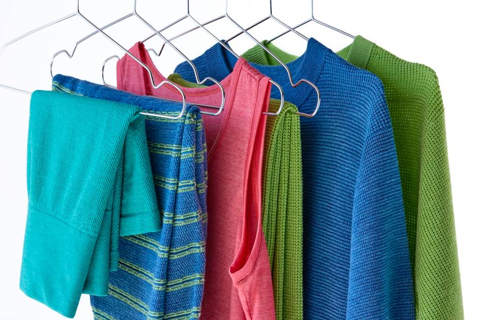 QuantumColour dry colouring method for wool