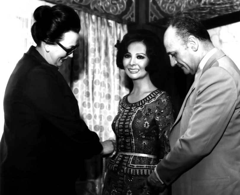 Singapore Airlines celebrates 50 years of Pierre Balmain