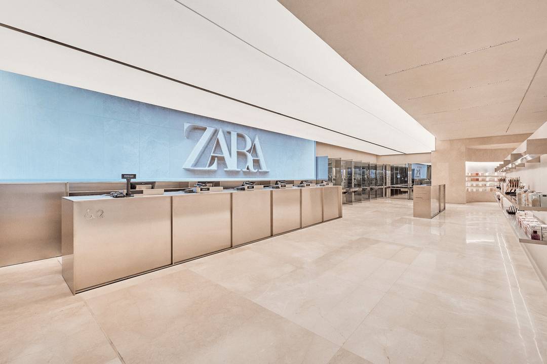 Interior de una tienda de Zara.