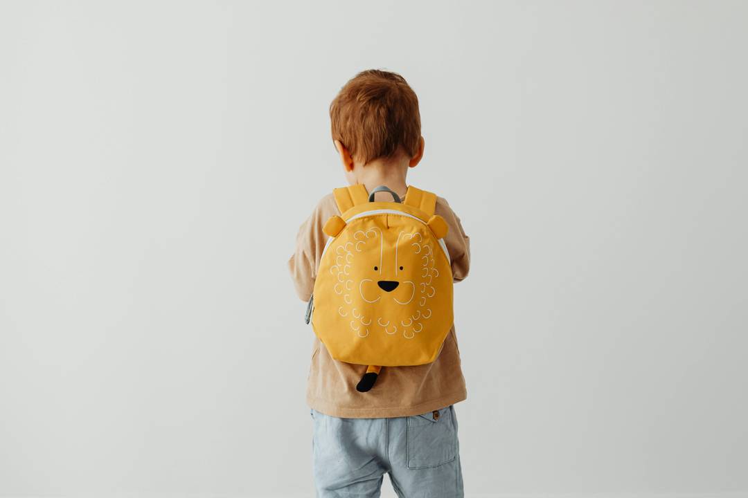 Kind mit Rucksack - Bild zur Visualisierung