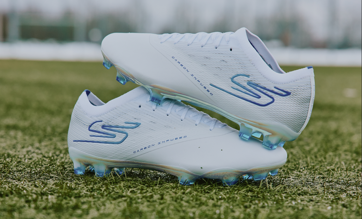 The Skechers Razor football boot from the Diamond Ice Pack worn by defender Oleksandr Zinchenko