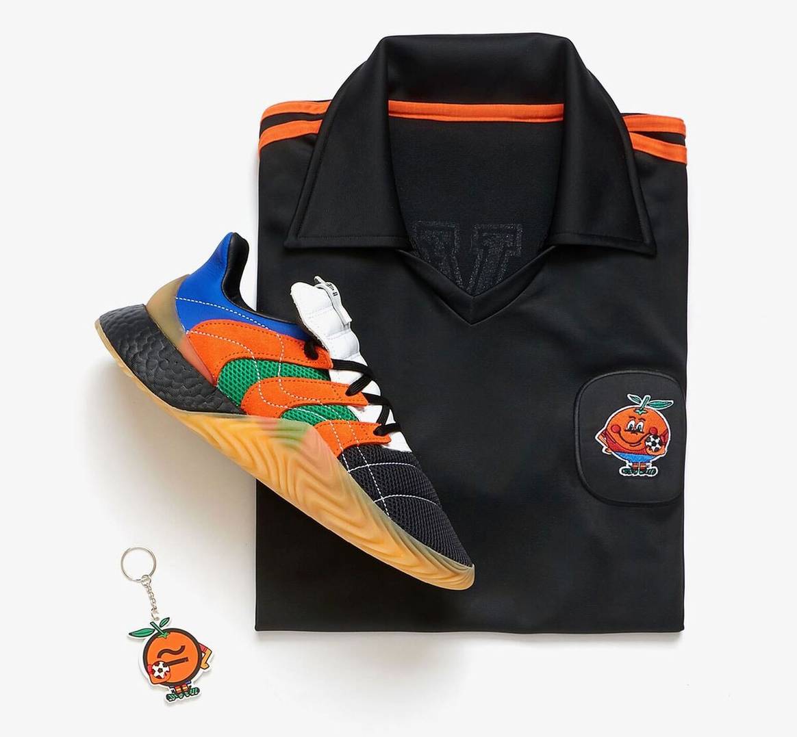 Alegre pirámide simbólico Sivasdescalzo y Adidas crean una zapatilla inspirada en Naranjito y el  mundial del 82