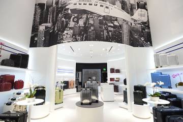 Rimowa inaugure en grande pompe sa 1ere boutique à Miami