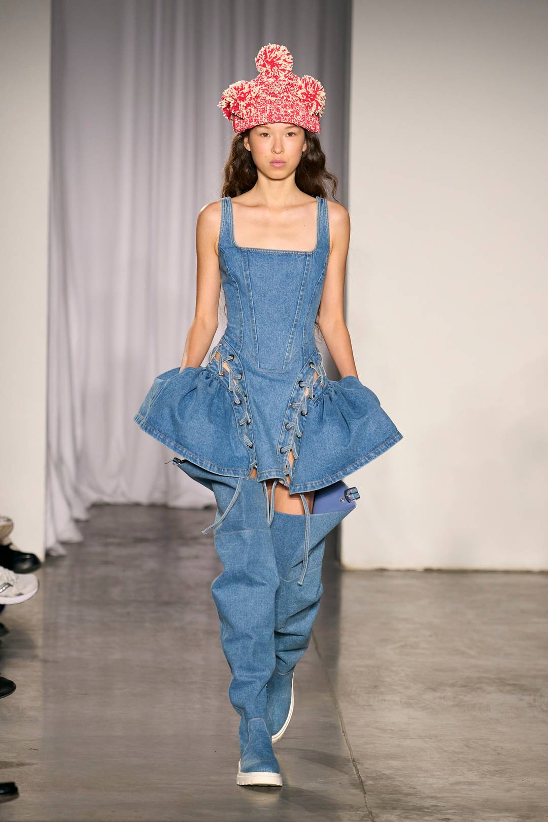 Créditos: Aknvas SS26 ©Launchmetrics/spotlight