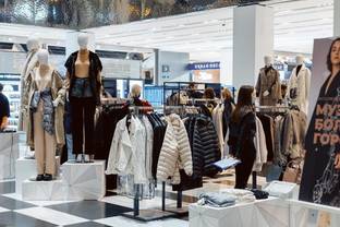 В "Цветном" открылся pop-up store «Снежная Королева» x Ruban