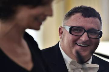 Alber Elbaz anuncia su vuelta a la moda con una película para AZ Factory