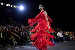 Elegancia, urbanismo y feminismo: Venezuela vive una "semana de la moda" para reactivar la industria