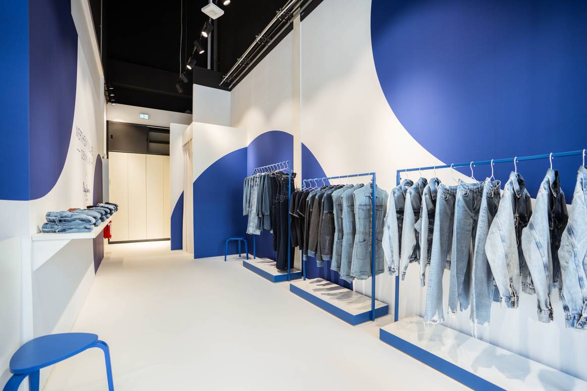 Wertheim Village Denim Lab by Pepe Jeans