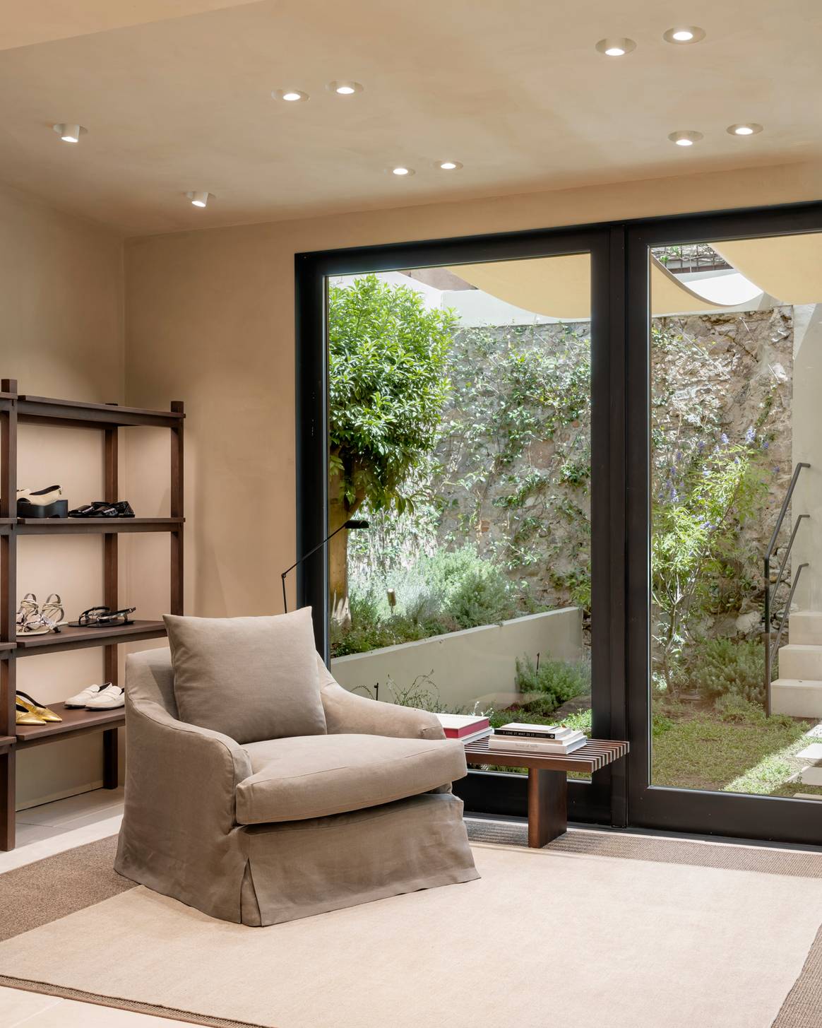 Nueva pop-up de Massimo Dutti en Saint-Tropez.