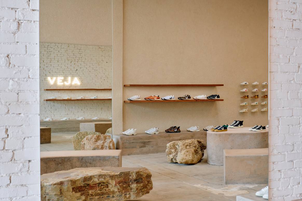 La boutique de Los Angeles dont le design a été conçu en collaboration avec le cabinet d’architectes OWIU (Only Way Is Up).