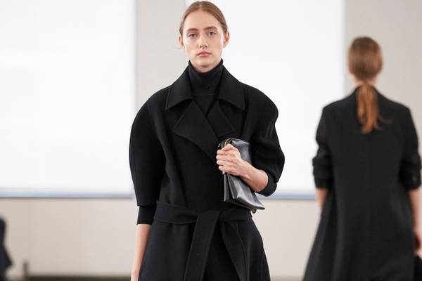 Second hand: The Row tallona Hermès e Goyard con un tasso di ritenzione del 97%