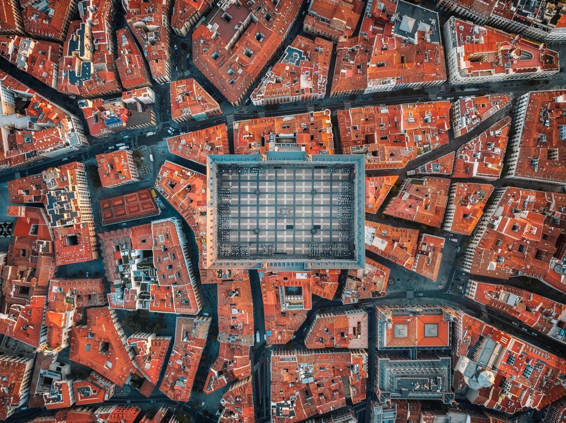 Carolina Herrera to Stage its Spring Summer 2026 Runway Show  at the Iconic Plaza Mayor in the heart of Madrid