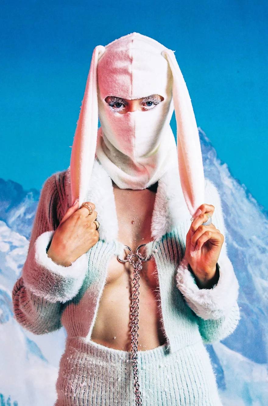 Subversiv, niedlich und aus Reststoffen: Bunny Bali von Bean Baby. Bild: Bean Baby, Isaac Lamb for the Ragged Priest