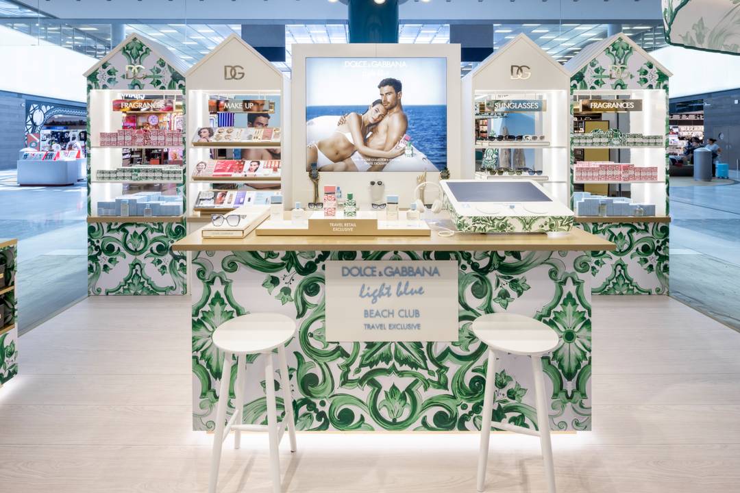 Dolce&Gabbana apre il primo pop up beauty ed eyewear all’aeroporto Charles de Gaulle