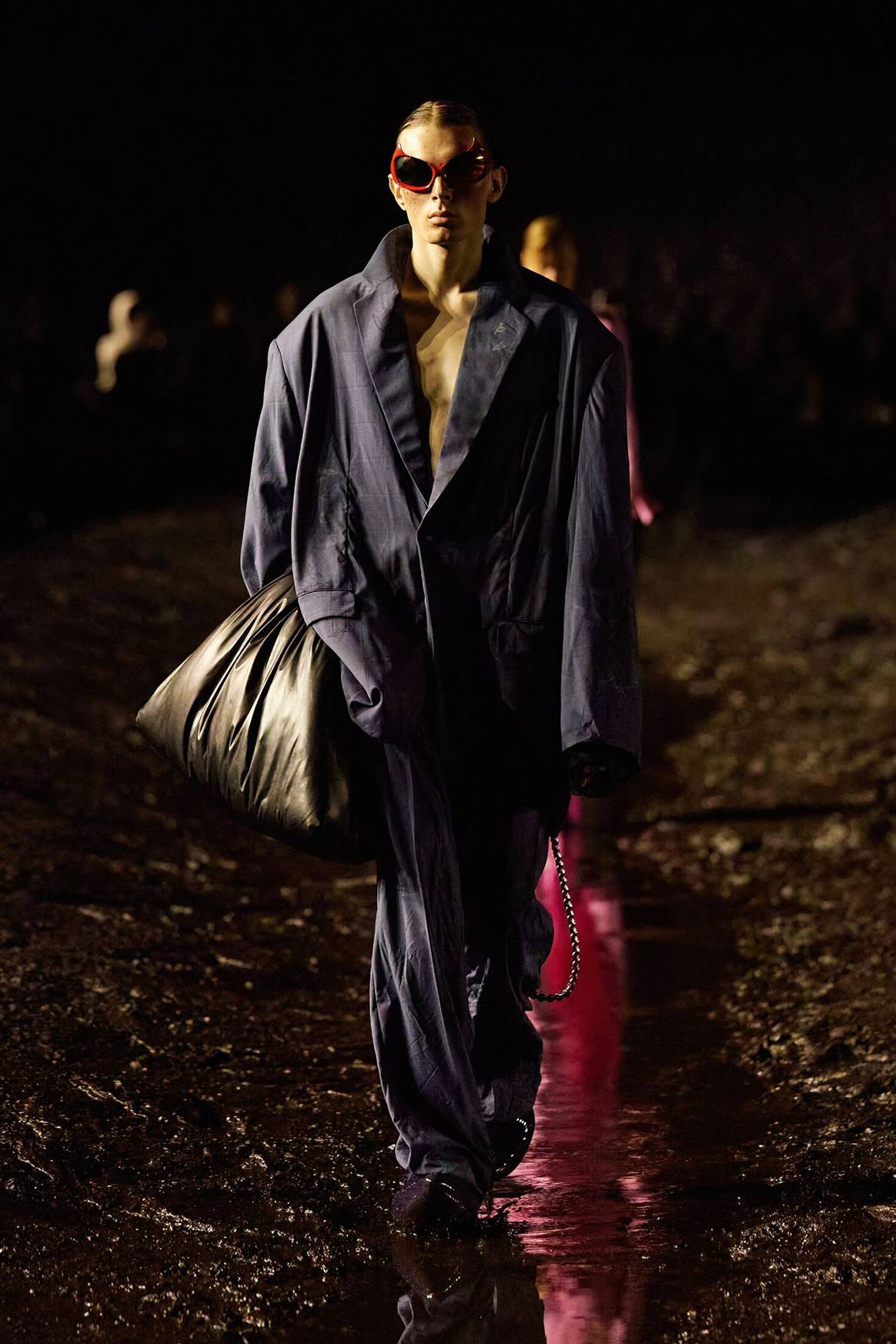 Photo Credits: Balenciaga, desfile de presentación de la colección prêt-à-porter para hombre y mujer para Verano 2023.