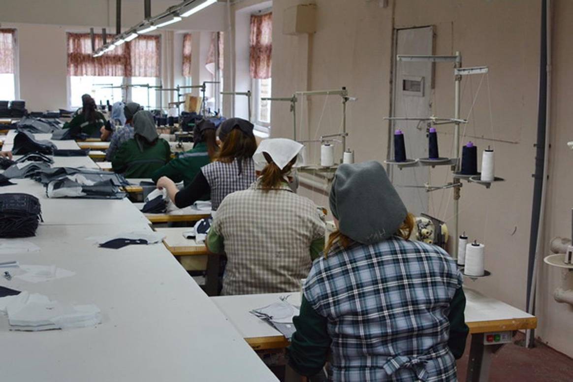 Как в женской колонии в Волгограде шьют одежду для Gloria Jeans: фото