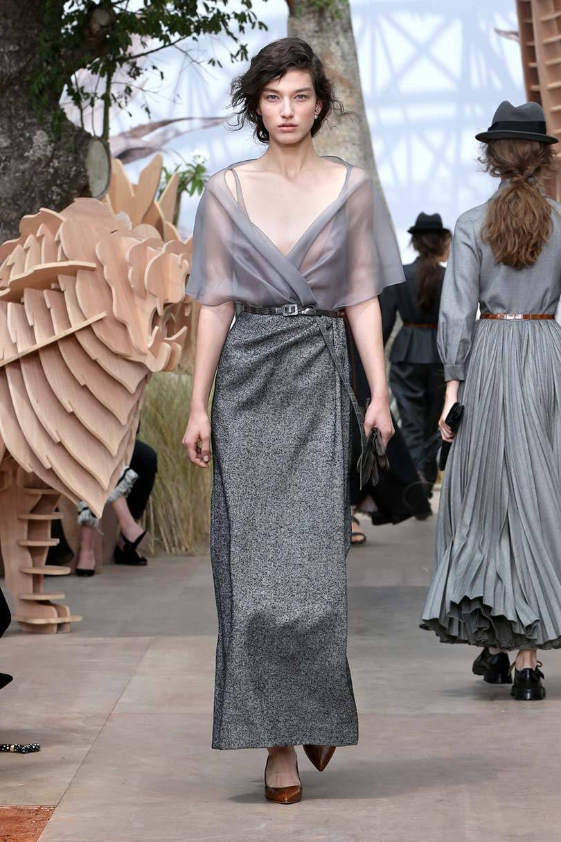 Haute Couture: Grau sind die Kleider des Couture-Boomas